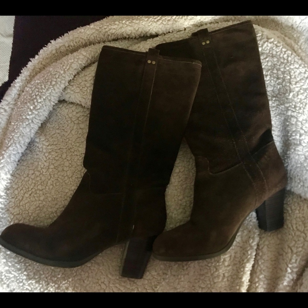 So darn cute brown boots size 10